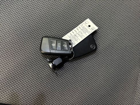 Used 2023 Volkswagen Taos S image 33