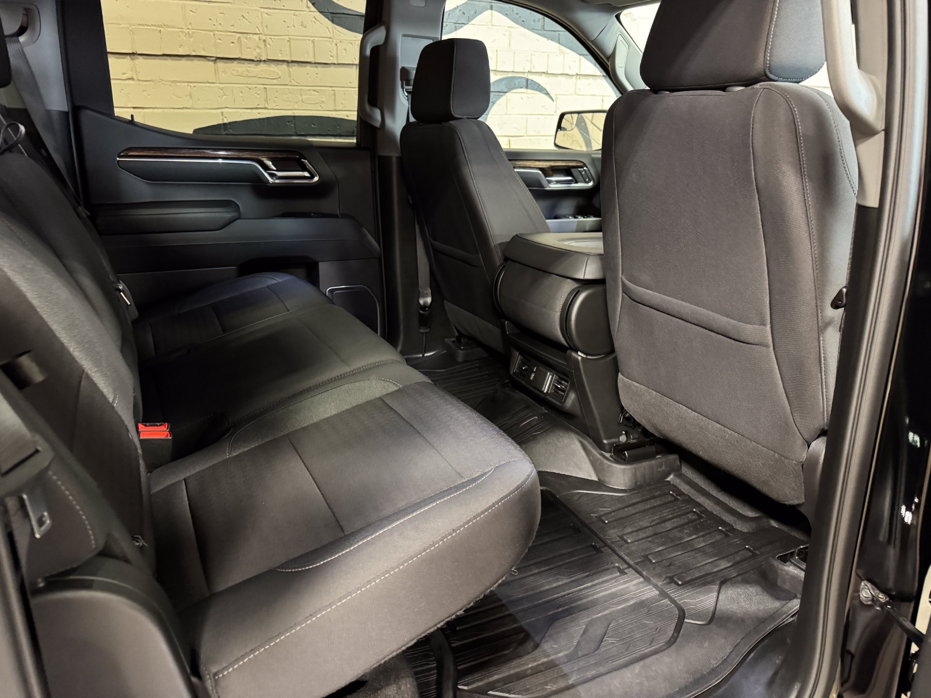 Used 2024 GMC Sierra 1500 Elevation w/ LPO, Elevation Black Package AWD/4WD image 27