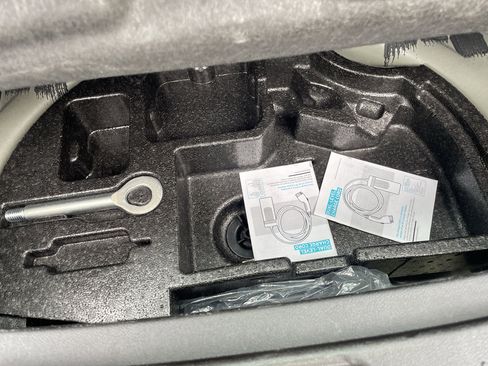 Certified 2023 Chevrolet Bolt EUV LT FWD image 42