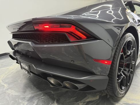 Used 2017 Lamborghini Huracan LP 610-4 AWD/4WD image 35