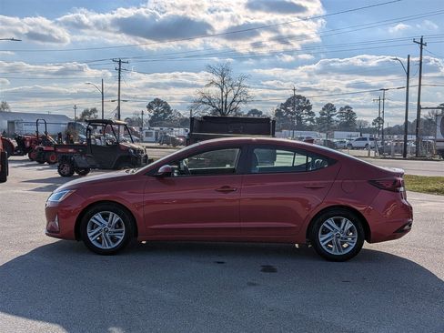 Used 2020 Hyundai Elantra SEL image 2