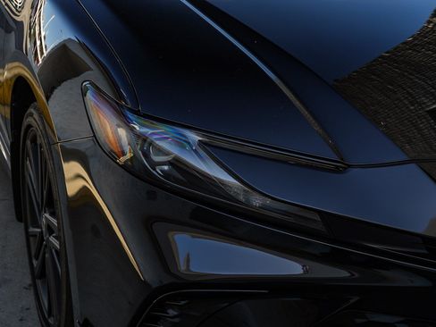 New 2026 Toyota Camry Hybrid FWD image 9