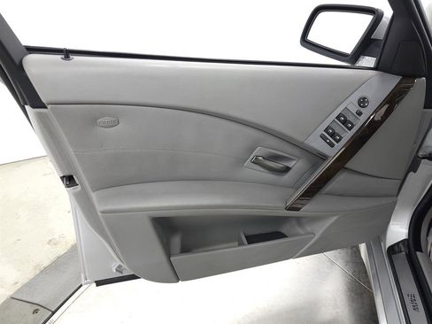 Used 2006 BMW 530i Sedan image 11