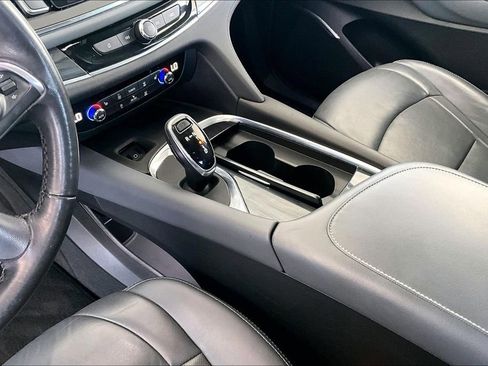 Used 2018 Buick Enclave Essence AWD/4WD image 5
