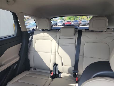 New 2026 Lincoln Corsair Premiere image 15