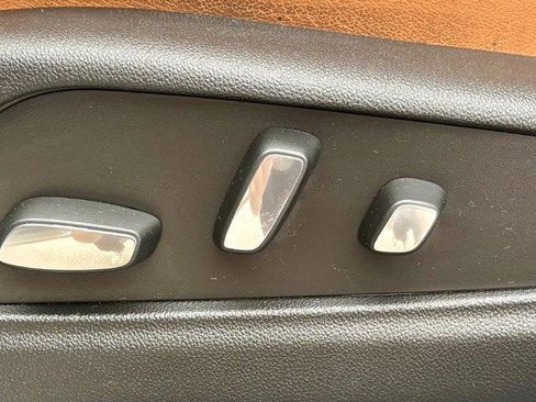 Used 2025 Cadillac XT5 Premium Luxury FWD image 33