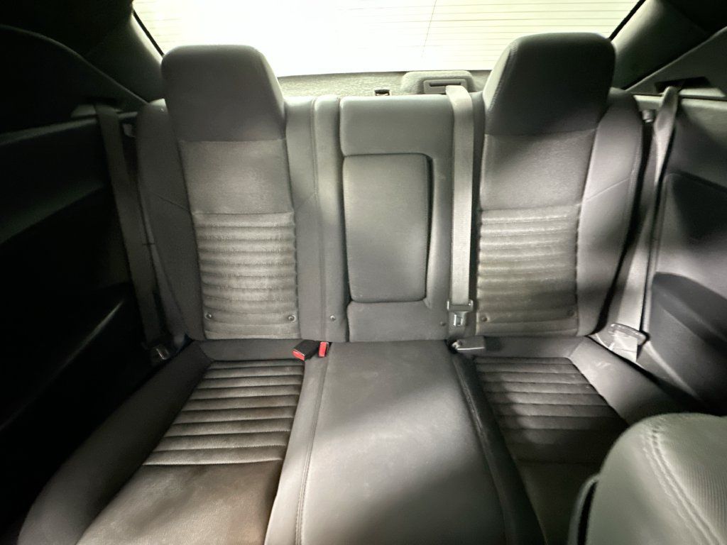 Used 2013 Dodge Challenger SXT RWD image 13