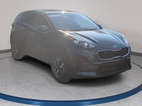 Used 2022 Kia Sportage LX image 3