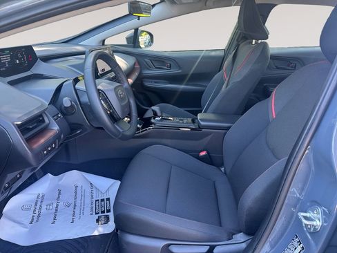 Used 2024 Toyota Prius Prime FWD image 9