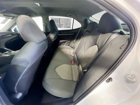 Used 2022 Toyota Camry LE image 29