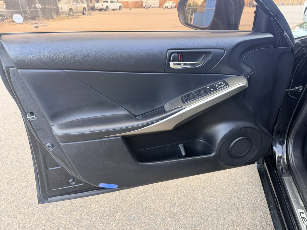 Used 2016 Lexus IS 200t w/ F Sport Package RWD image 9