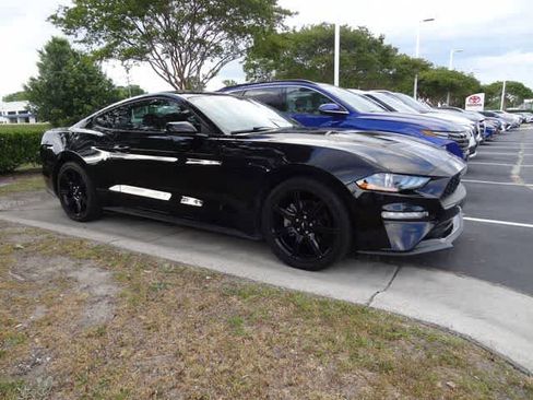 Used 2018 Ford Mustang Coupe w/ Black Accent Pkg RWD image 4