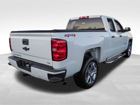 Used 2019 Chevrolet Silverado 1500 Custom w/ Custom Convenience Package image 8