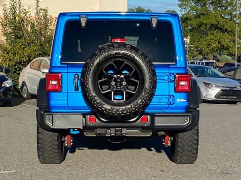 Used 2024 Jeep Wrangler Unlimited image 4