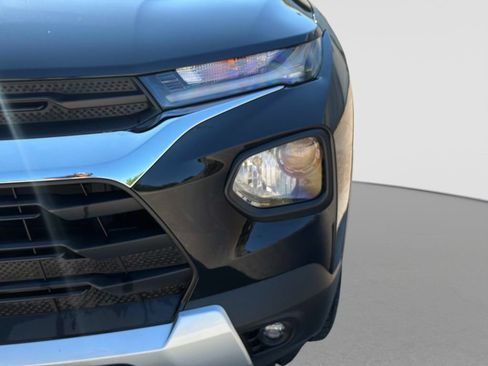 Used 2023 Chevrolet TrailBlazer LT FWD image 11
