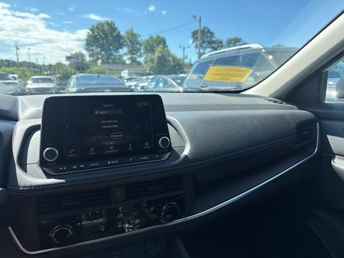 Used 2025 Nissan Rogue S AWD/4WD image 9