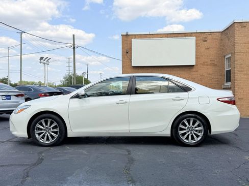 Used 2017 Toyota Camry XLE w/ Moonroof Package FWD image 3