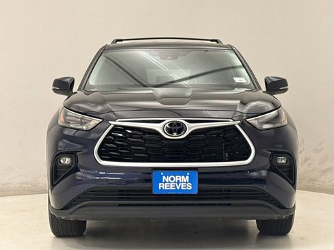 Used 2023 Toyota Highlander LE image 3