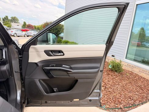 Used 2022 Nissan Pathfinder SV w/ Cargo Package AWD/4WD image 26