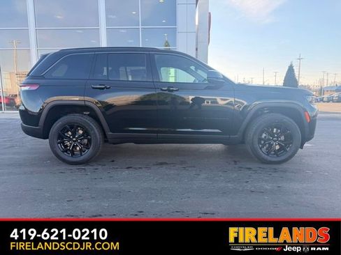 New 2026 Jeep Grand Cherokee Altitude image 2