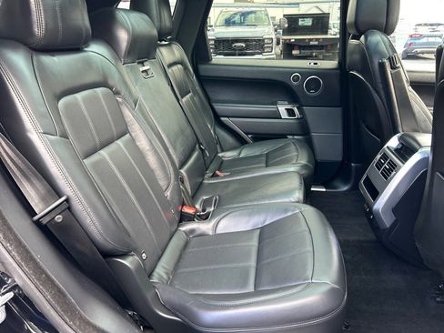 Used 2019 Land Rover Range Rover Sport HSE image 18
