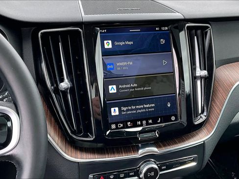 Certified 2023 Volvo XC60 B5 Plus w/ Climate Package image 7