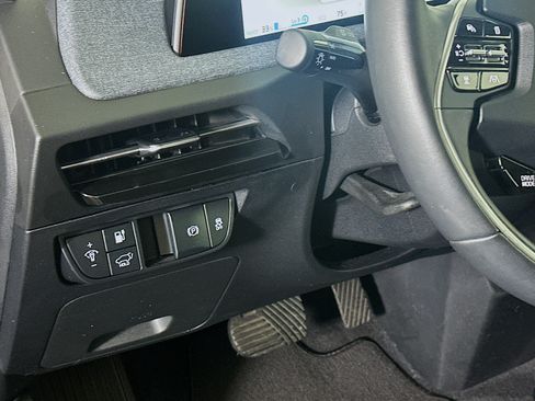 Used 2024 Kia EV6 Wind w/ Wind Technology Package RWD image 17