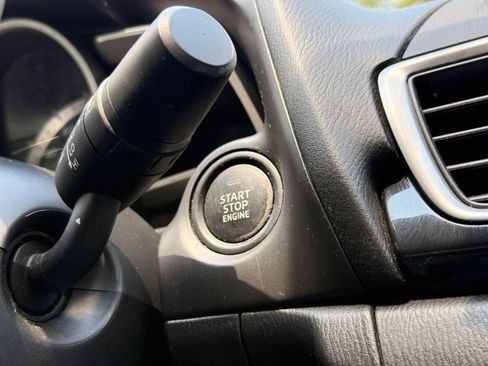 Used 2014 MAZDA MAZDA3 i Touring FWD image 35