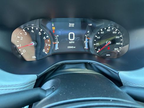 Used 2025 Jeep Compass Limited image 35