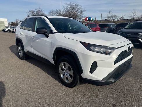 Used 2021 Toyota RAV4 LE image 10