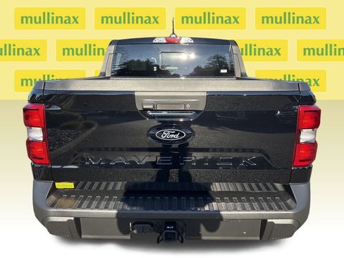 New 2025 Ford Maverick Lariat w/ Black Appearance Package image 5
