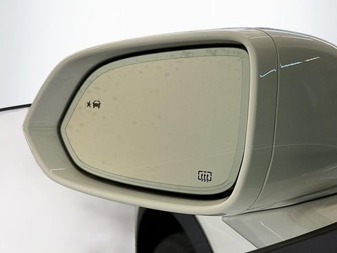 Used 2024 Chevrolet Blazer EV LT image 16