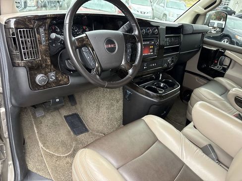 Used 2020 GMC Savana 2500 Extended w/ Enhanced Convenience Package image 13