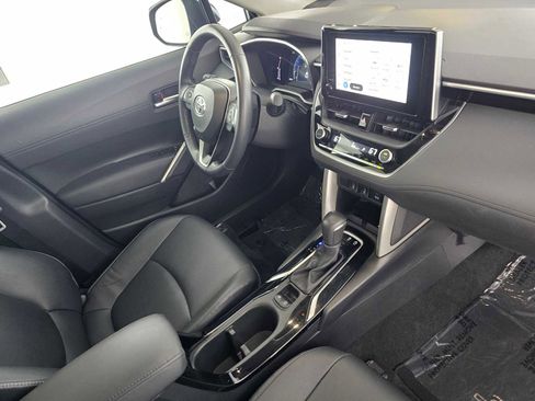 Used 2024 Toyota Corolla Cross XLE w/ Convenience Package image 22