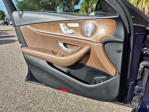 Used 2017 Mercedes-Benz E 300 image 27