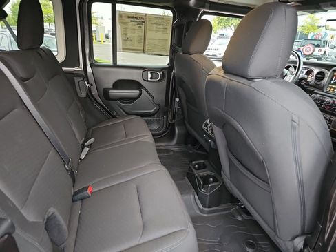 Used 2022 Jeep Wrangler Unlimited Sport AWD/4WD image 16