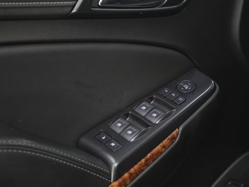 Used 2020 Chevrolet Tahoe Premier w/ RST 6.2L Performance Edition AWD/4WD image 22