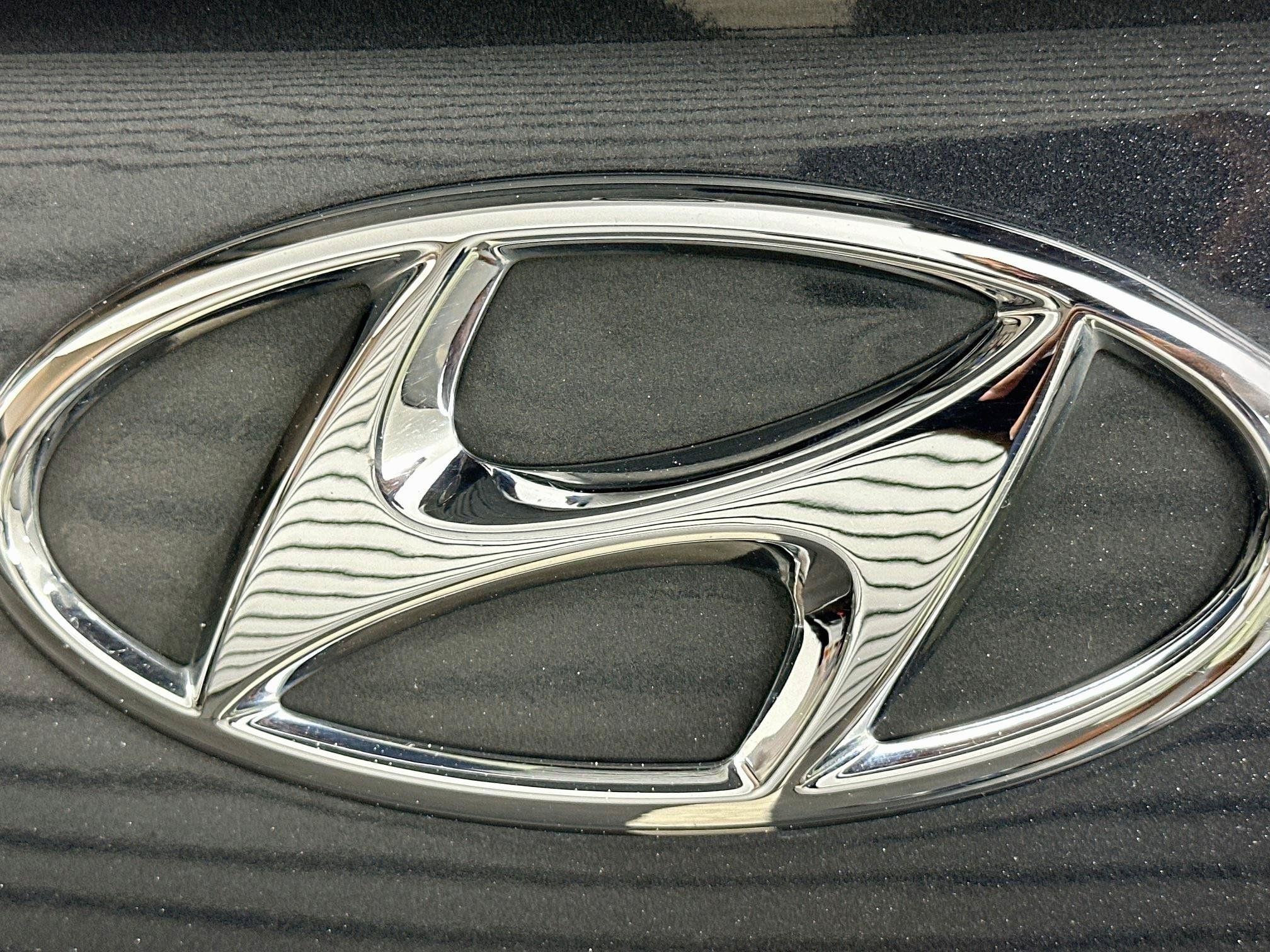Used 2021 Hyundai Sonata Limited w/ Preferred Accessory Package FWD image 32