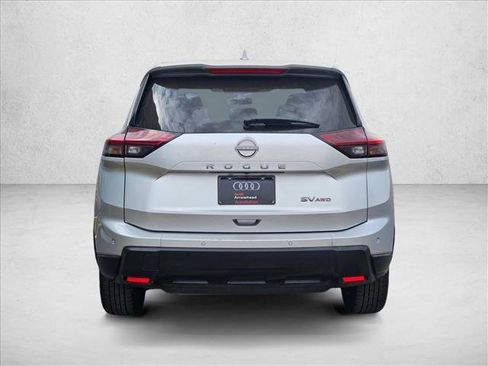Used 2024 Nissan Rogue SV AWD/4WD image 6