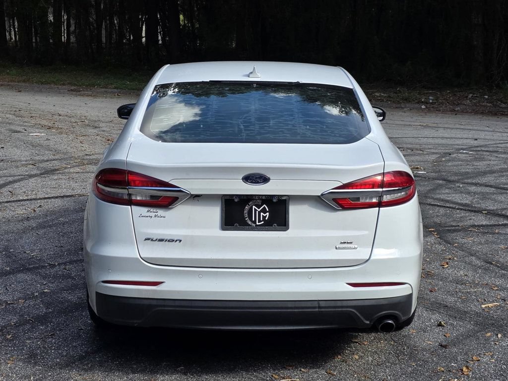 Used 2020 Ford Fusion SE FWD image 3