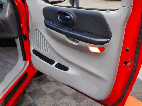 Used 1999 Ford F150 Lightning image 32