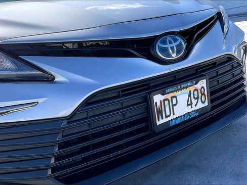 Used 2021 Toyota Camry LE FWD image 33