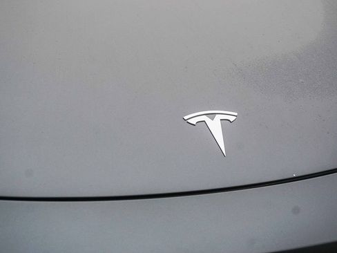 Used 2023 Tesla Model Y Long Range AWD/4WD image 12