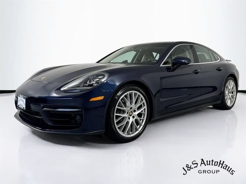 Used 2023 Porsche Panamera 4 Platinum Edition AWD/4WD image 3