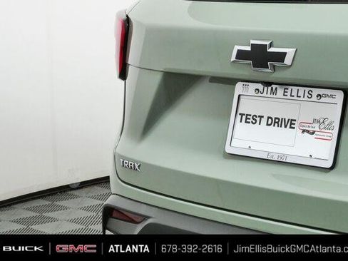 Used 2025 Chevrolet Trax ACTIV w/ Sunroof Package FWD image 31