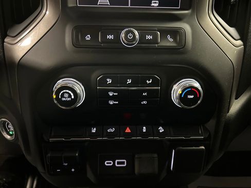Used 2024 GMC Sierra 2500 Pro w/ Convenience Package image 19