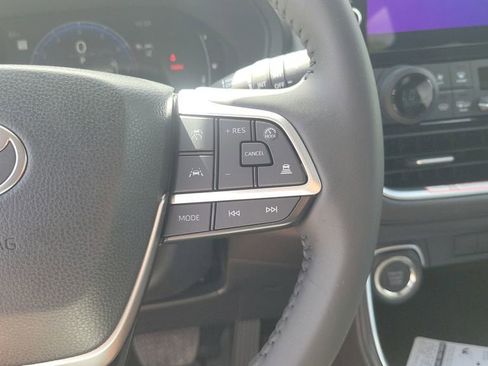 New 2026 Toyota Grand Highlander XLE image 26