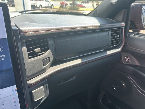 Used 2023 Ford Expedition Limited RWD image 19