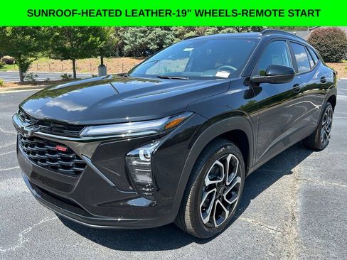 New 2026 Chevrolet Trax RS w/ Sunroof Package FWD image 2