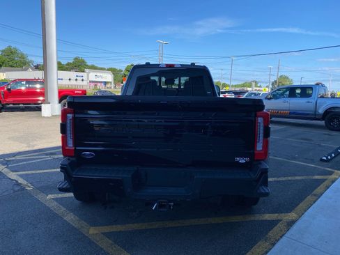 Used 2026 Ford F450 Platinum w/ Camper Package AWD/4WD image 4